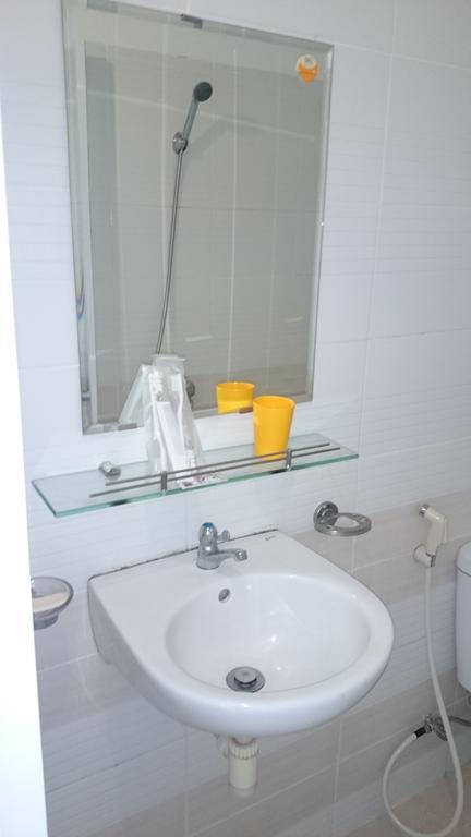Quang Nhat Hotel Nha Trang Exterior foto